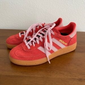 Adidas Women's Red and Pink Handball Spezial Sneaker, 5 unisex